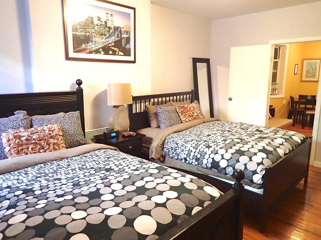 Large 1 Bedroom Chinatown location
